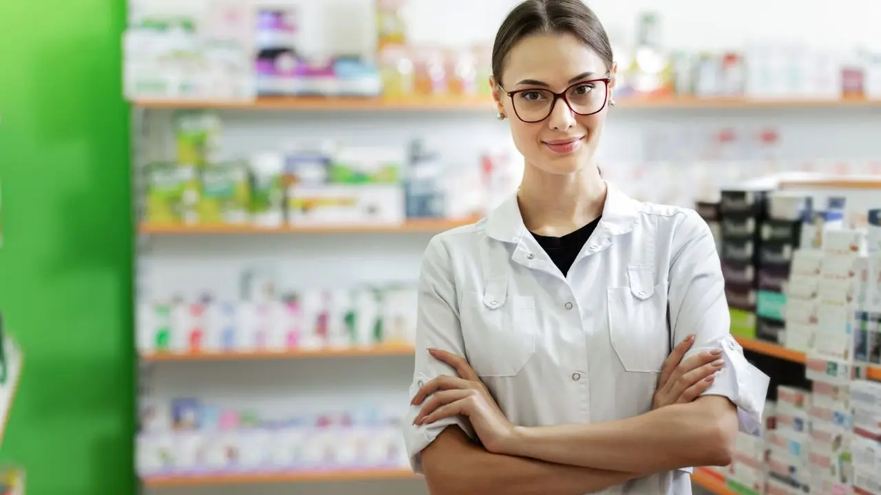 Farmacja - farmaceutka w aptece