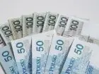 Pieniądze na blacie, polskie banknoty
