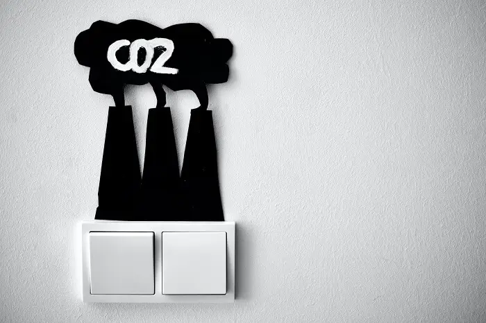 emisja CO2 nad włącznikami światła