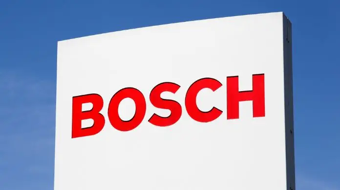 Logo Bosch na pylonie reklamowym