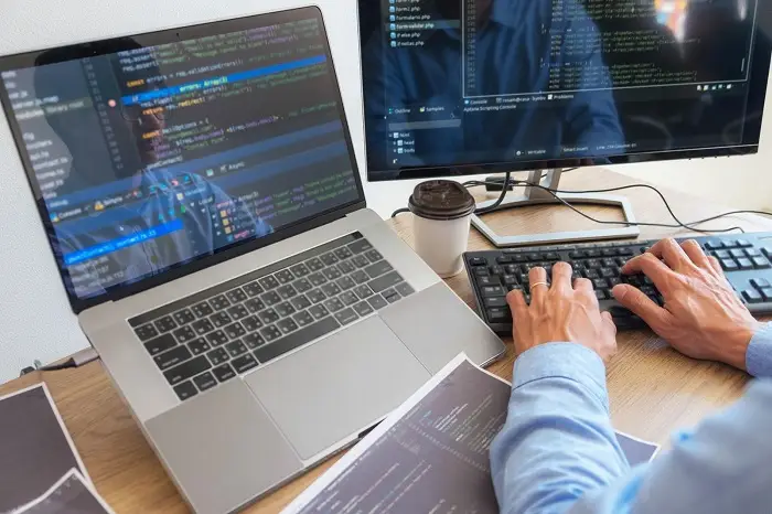 Czy warto zostać programistą blockchain?