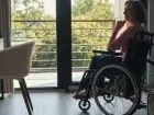 500 plus dla osób z niepełnosprawnościami - osoba poruszająca się na wózku