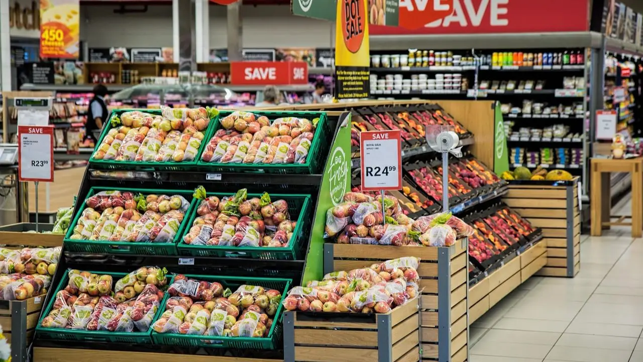 Podwyżka płacy w Aldi - wnetrze przykładowego supermarketu