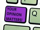 Jak napisać neutralna opinię o pracowniku - grafika przedstawiająca przyciski, jeden z napisem "your opinion matters"