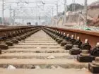 Zwolnienia w PKP Cargo ze świadczenia pracy - symboliczne zdjęcie przedstawiające tory kolejowe