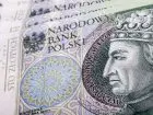 Podwyżki dla nauczycieli 2025 - zdjecie banknotów 100-złotowych