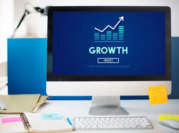 Co zapewnia szybki rozwój przedsiębiorstwa - ekran monitora z napisem growth