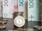 Zwolnienia w Beko - odprawy - polskie banknoty i bilon na blacie