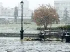 Urlop siła wyższa - powódź na chodniku