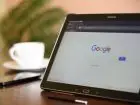 google-pod-lupą-ke