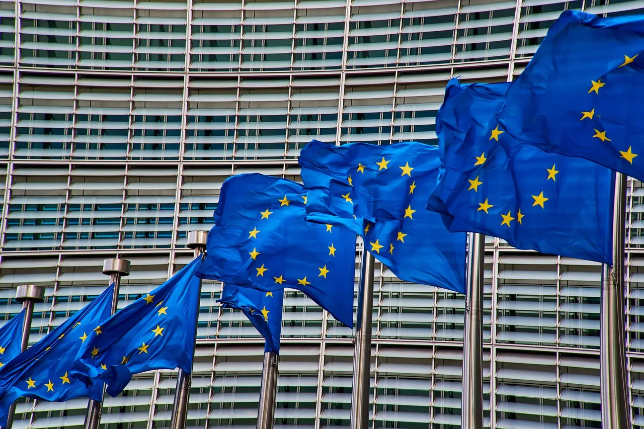 komisja-europejska-grozi-polsce