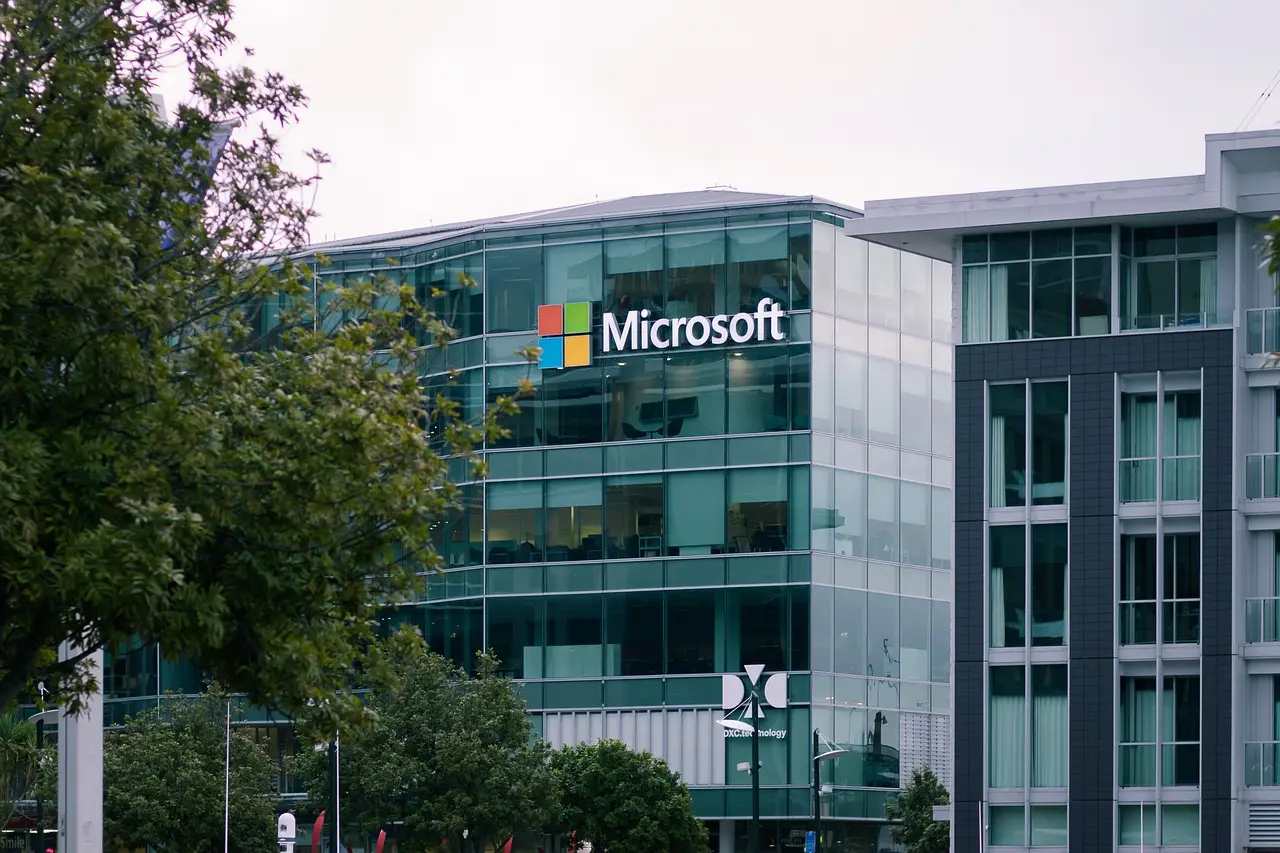 microsoft-wycofuje-inwestycje