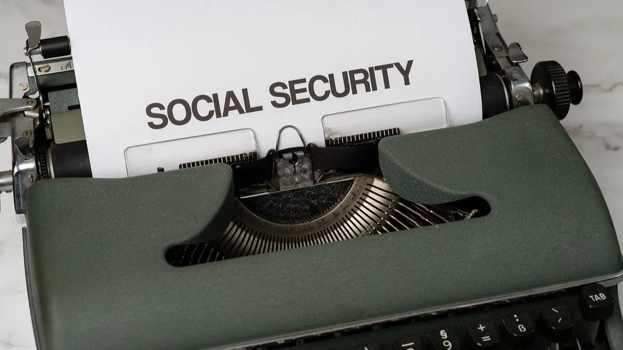 Napis social secirity na maszynie