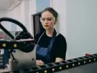 pracownik-produkcji
