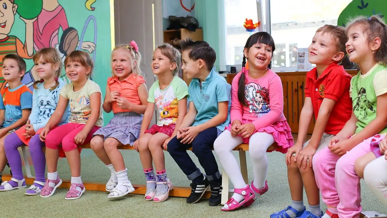 Praca pomoc w przedszkolu - przedszkolaki
