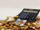 W jakim czasie-ZUS wypłaca chorobowe - pieniądze pod kalkulatorem
