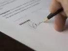 Formularz rozwiązania umowy - podpis na dokumencie
