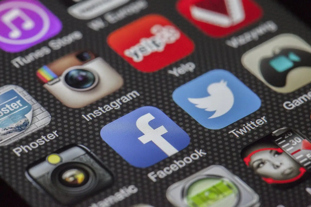 pozew-przeciw-social-media