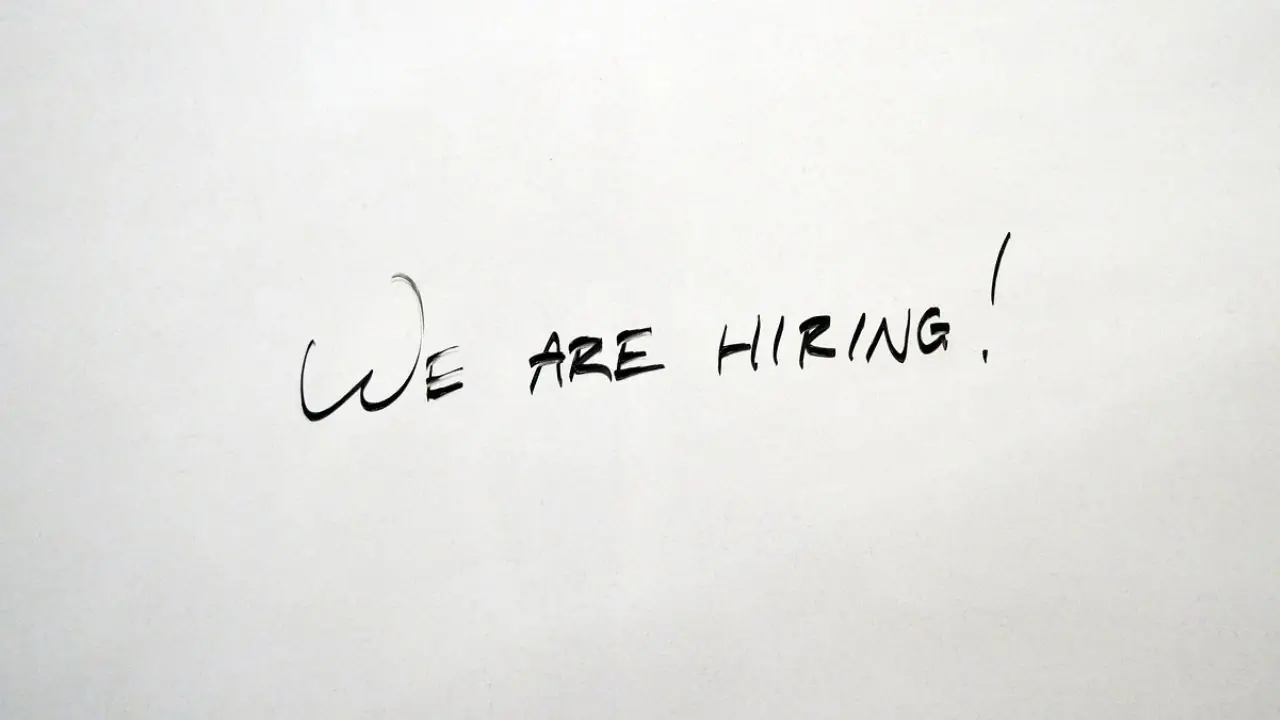 Targi pracy we Wrocławiu - we are hiring napis na jasnym tle