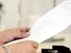 Zwolniona z Dino za zdjęcie zupy - wypowiedzenie umowy w dłoni