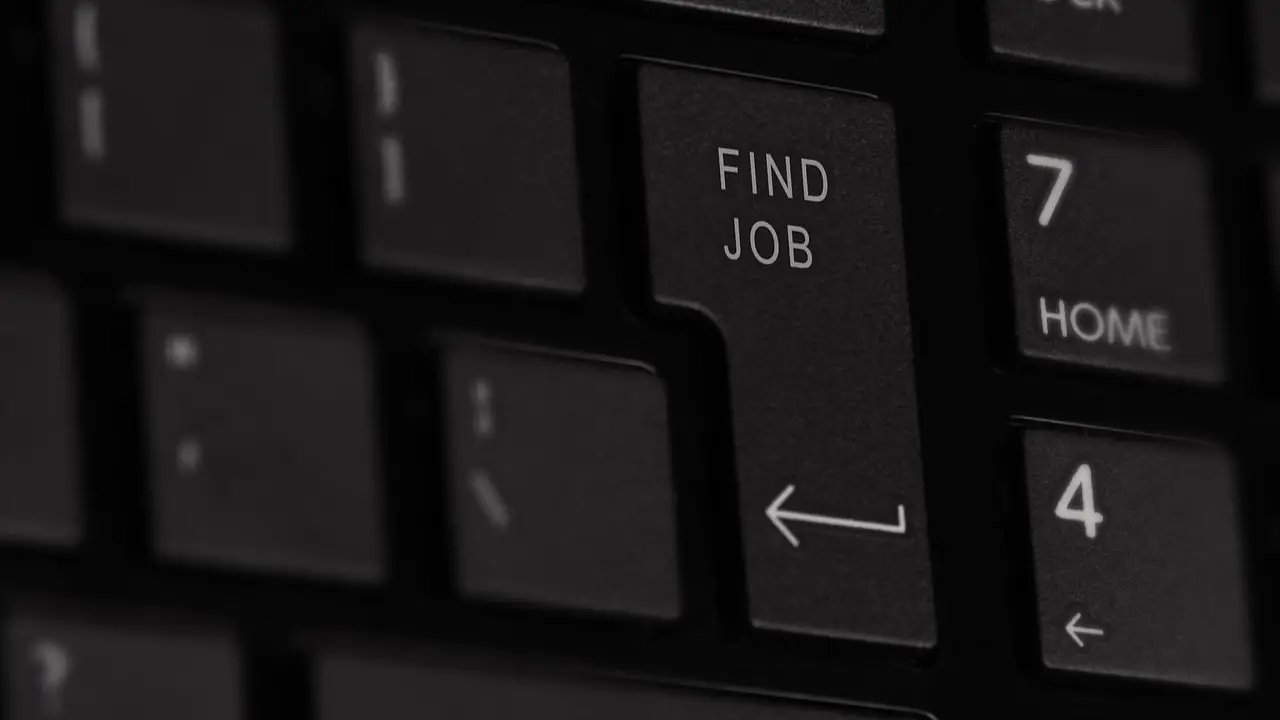 Praca Białystok - klawisz find job na klawiaturze