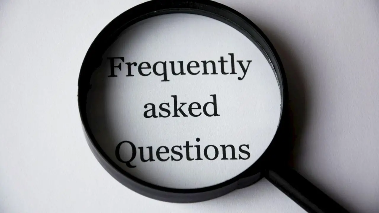 FAQ - freaquently asked questions napis pod lupą