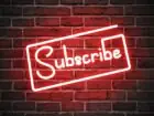 Model abonamentowy - napis subscribe neon