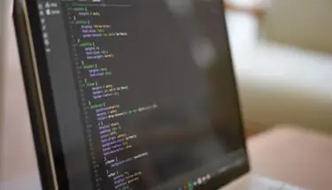 Devin AI - co to - kod programistyczny na ekranie